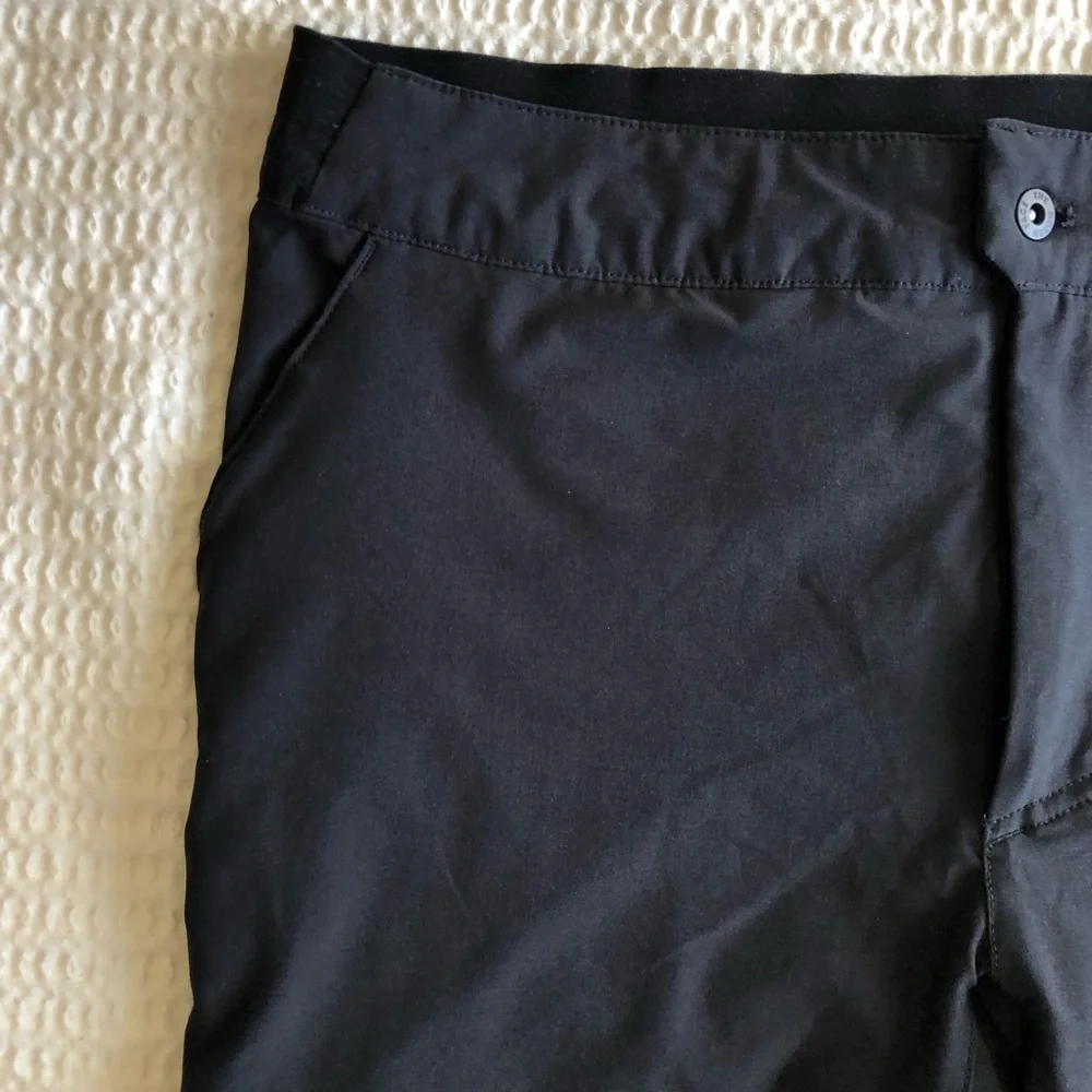 The North Face Men's Black Paramount Active Outdoor UPF 40+ Pants  33x30 short